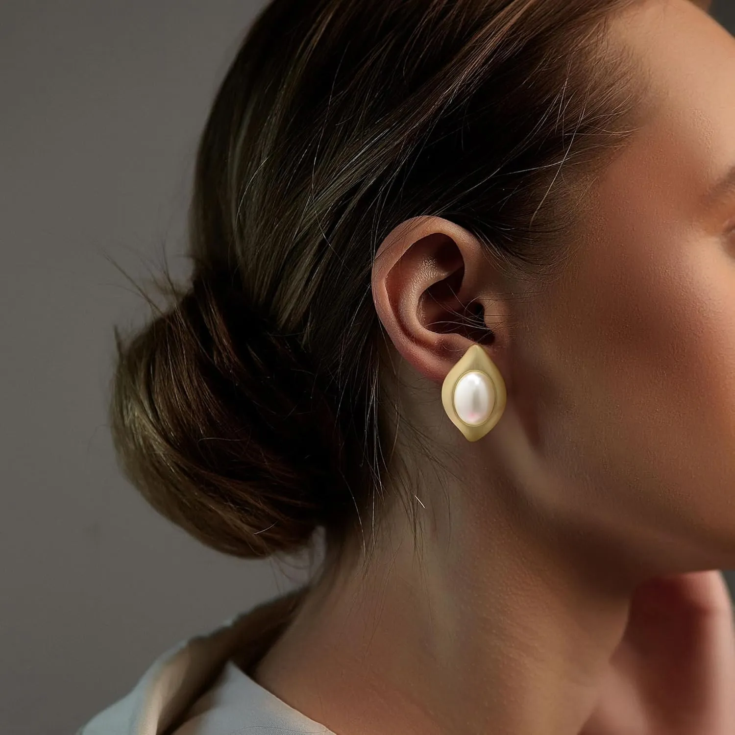 Chunky Gold Earrings for Women, Gold Dangle Drop Earrings With Black Cubic Zirconia Enamel Statement Stud Dangle Earrings Trendy Vintage Stylish Earrings for Women