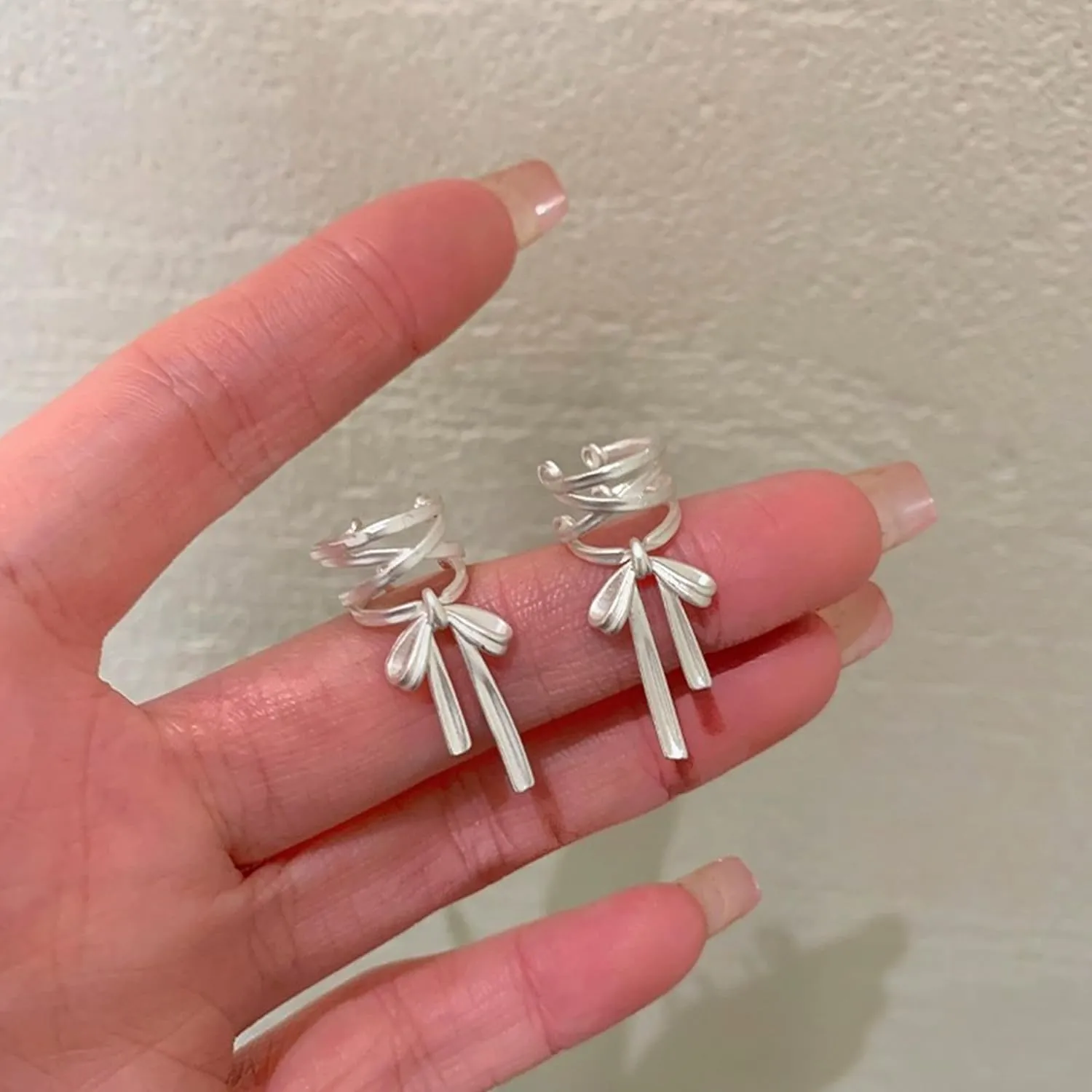 Ear Cuffs Non Piercing Cubic Zirconia Ear Cuff Earrings for Women Trendy Gold Clip on Earrings for Women Gifts Trendy Stuff Hypoallergenic Cartilage Earrings Jewelry