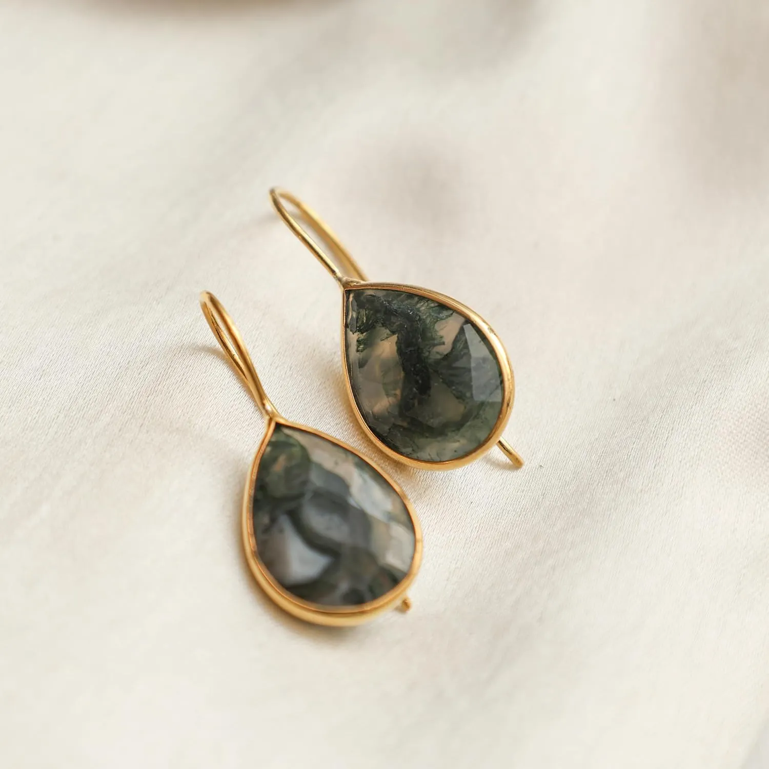 Gempires Pear Shaped Teardrop Crystal Earrings, Bezel Earring, Natural Gemstone Dangle Drop Earrings, Minimal, Everyday Wear, Gift for Her (Length 1.25 inch)