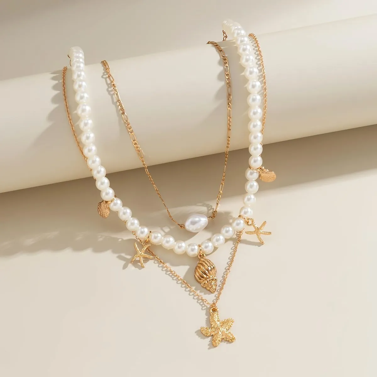 Gold Shell Charm Necklace for Women,Layered Gold Seashell Starfish Necklaces Boho Surfer Beach Necklaces Dainty Summer Vacation Jewelry Costume Accessories