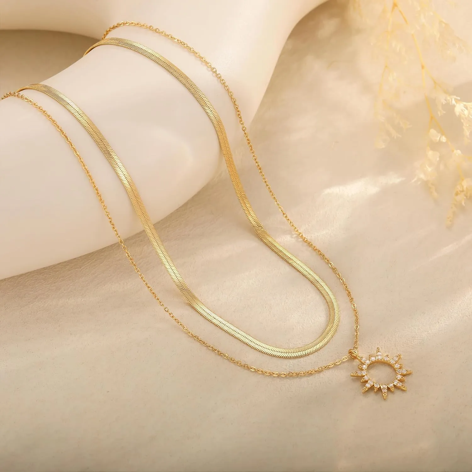 Moodear Gold Necklace for Women 14K Dainty Chunky Gold/Sliver Chain Necklace Cuban Link Paperclip Chain Choker Toggle Clasp Layered Pearl Pendent Necklace for Women Trendy Fashion Jewelry