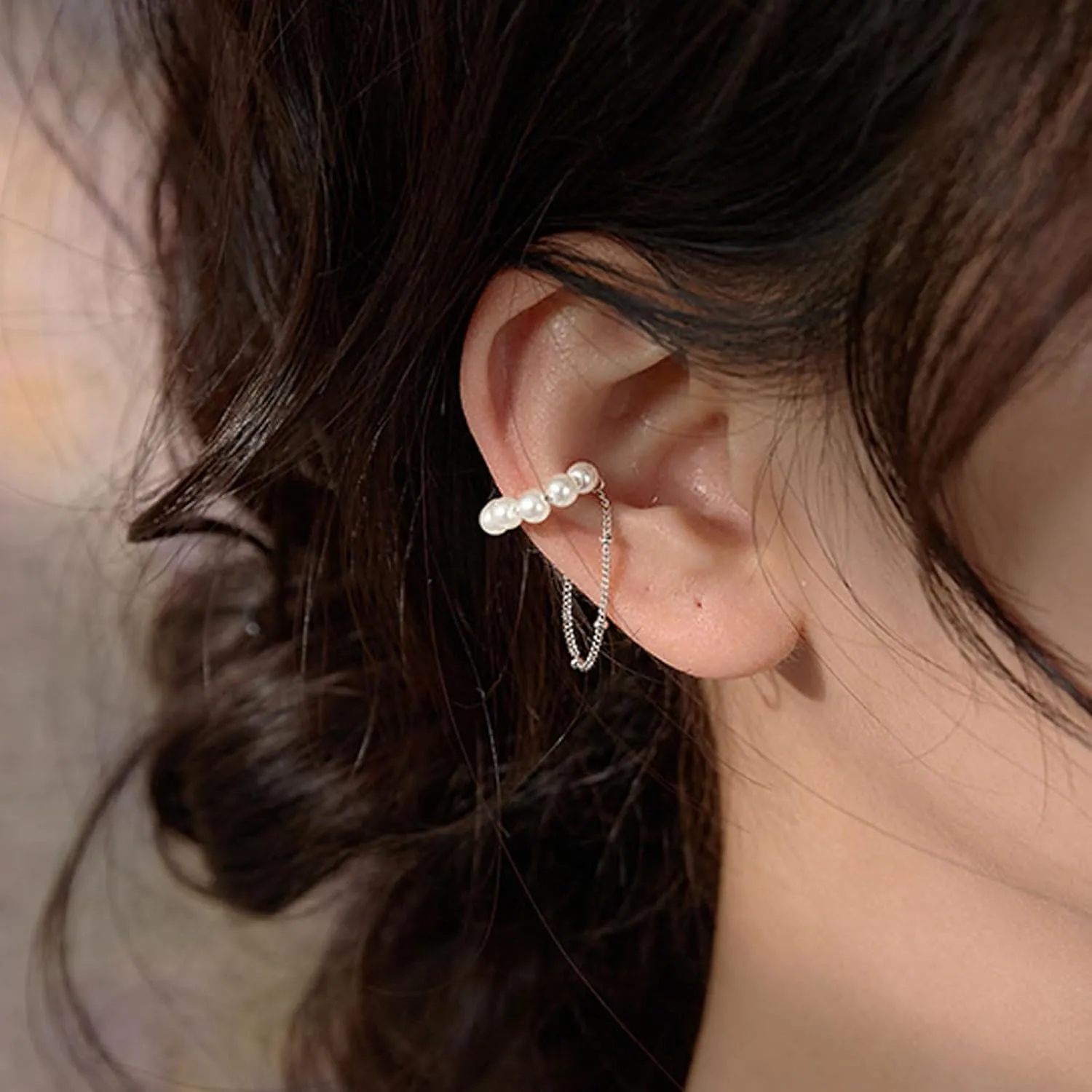 Pearl Ear Cuffs Earrings for Women Non Piercing Cartilage Cuff Wrap Clip on Earrings Pearl Tassel Chain Earrings Jewelry Gift for Women