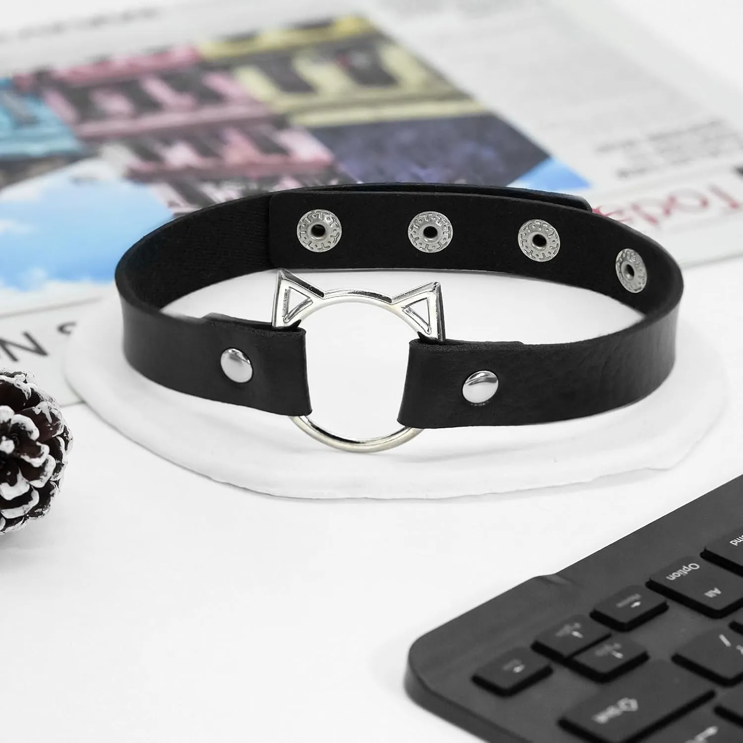 Ronglry Black Velvet Choker Necklace for Women - Adjustable Layered Goth Chokers for Party, Cosplay & Gift