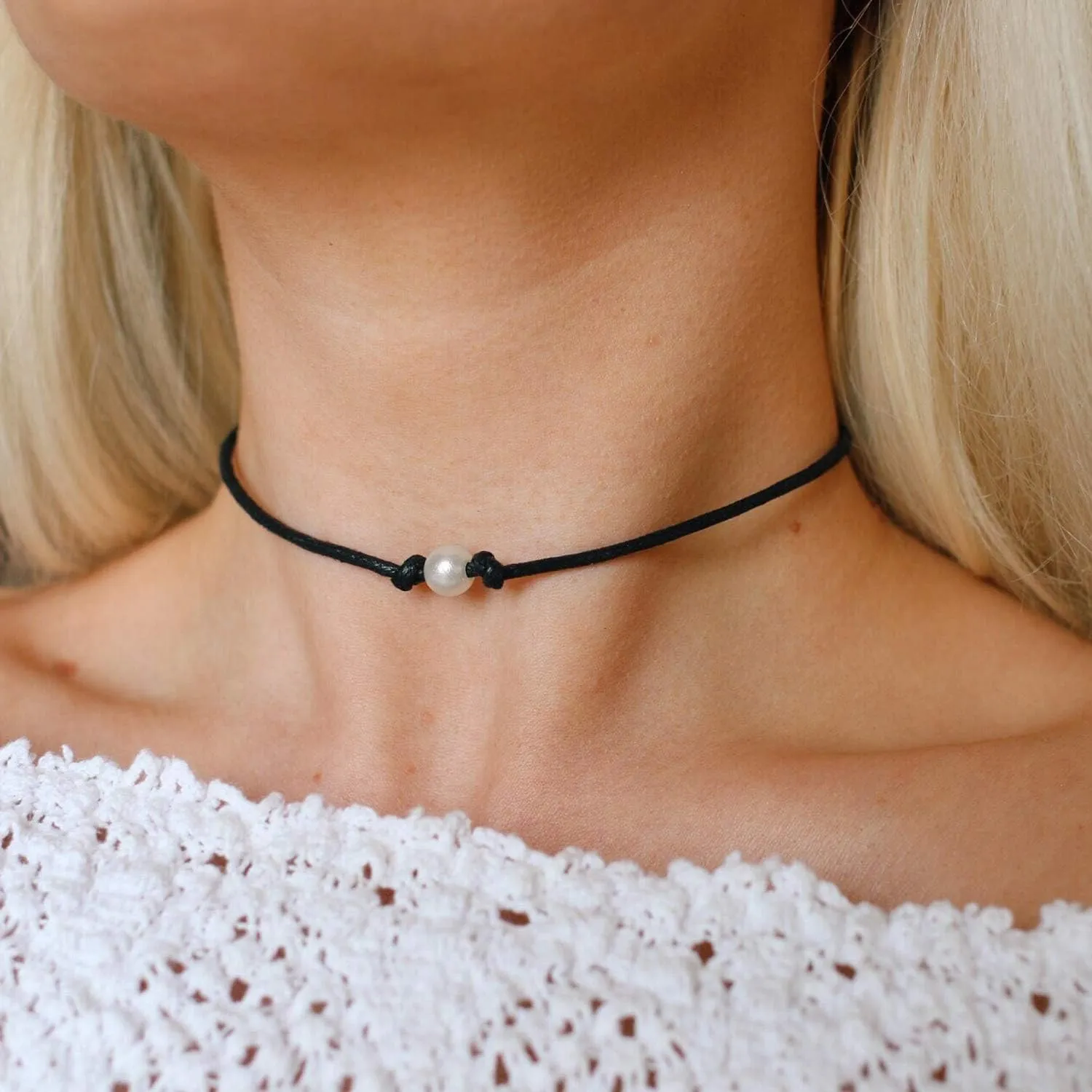 Small Bead Choker Necklace for Women Cute Boho Beaded Necklaces Adjustable Beach Shell Bead Necklace