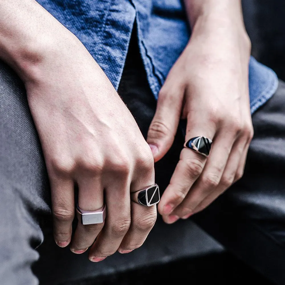 TRIANGLE PATTERN BLACK ONYX SQUARE SIGNET RING
